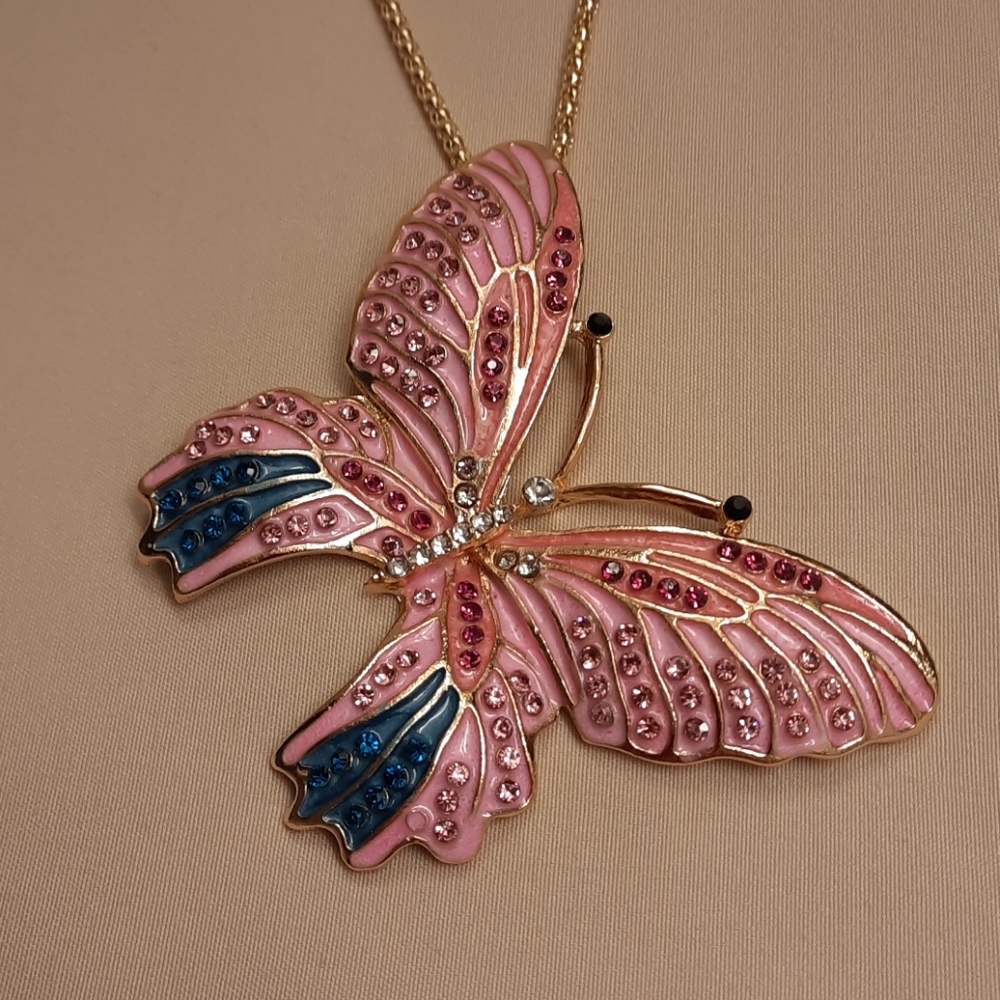 NWT, Betsey Johnson Butterfly Necklace